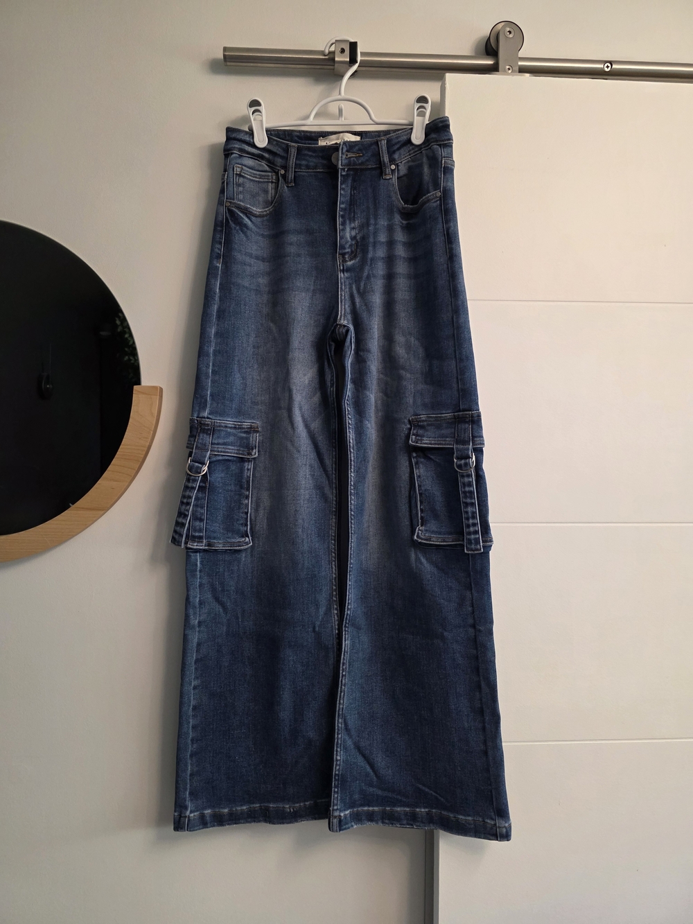 Wide-Leg Cargo Jeans